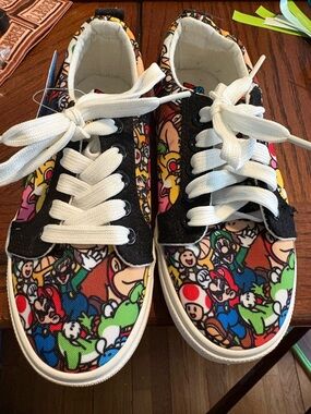 Nintendo Super Mario Sneakers – Kids